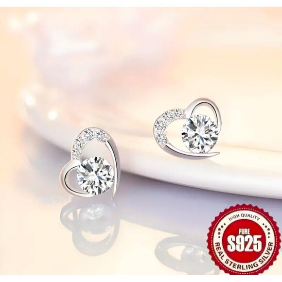 Sterling Silver Heart Stud Earrings With Sparkling Cubic‎ Zirconia NEW in a box - Picture 6 of 6